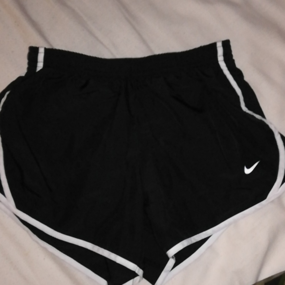 Black Nike shorts
